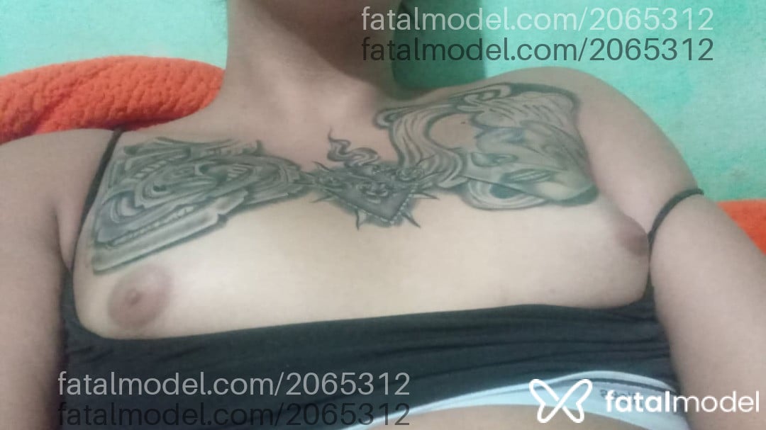 Acompanhante mulher trans com cabelo castanho de olhos castanhos em São Pedro do Ivaí - Bueno