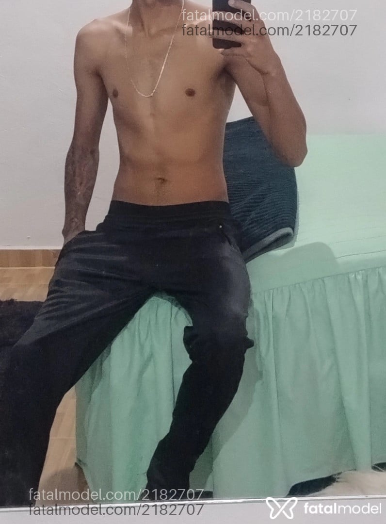 Acompanhante homem morena (o) de olhos castanhos em São Vicente Acompanhante homem morena (o) de olhos castanhos em São Vicente - Victor
