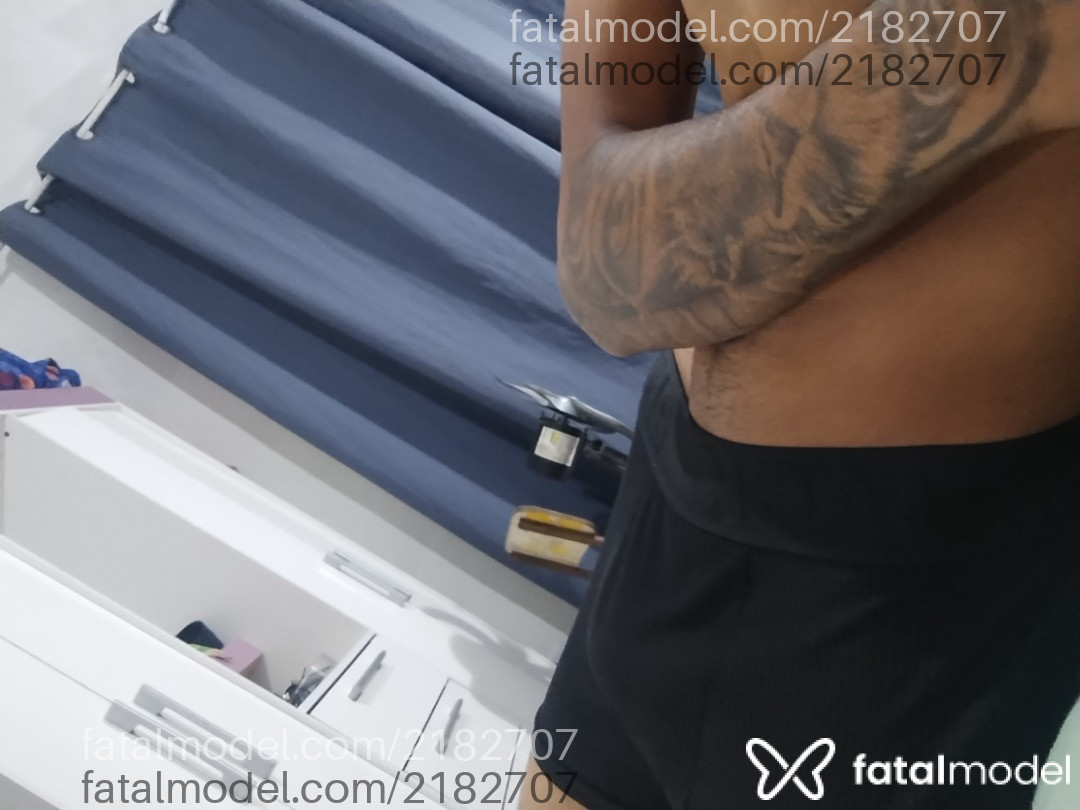 Acompanhante homem morena (o) de olhos castanhos em São Vicente Acompanhante homem morena (o) de olhos castanhos em São Vicente - Victor