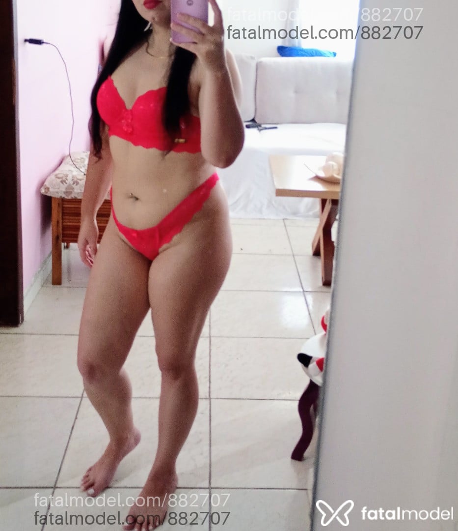 Acompanhante mulher com cabelo castanho de olhos castanhos em Gaspar - Dyniffer