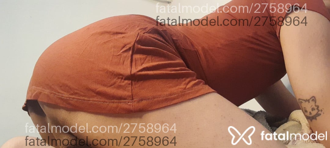 Acompanhante mulher trans morena (o) de olhos pretos - Beatriz
