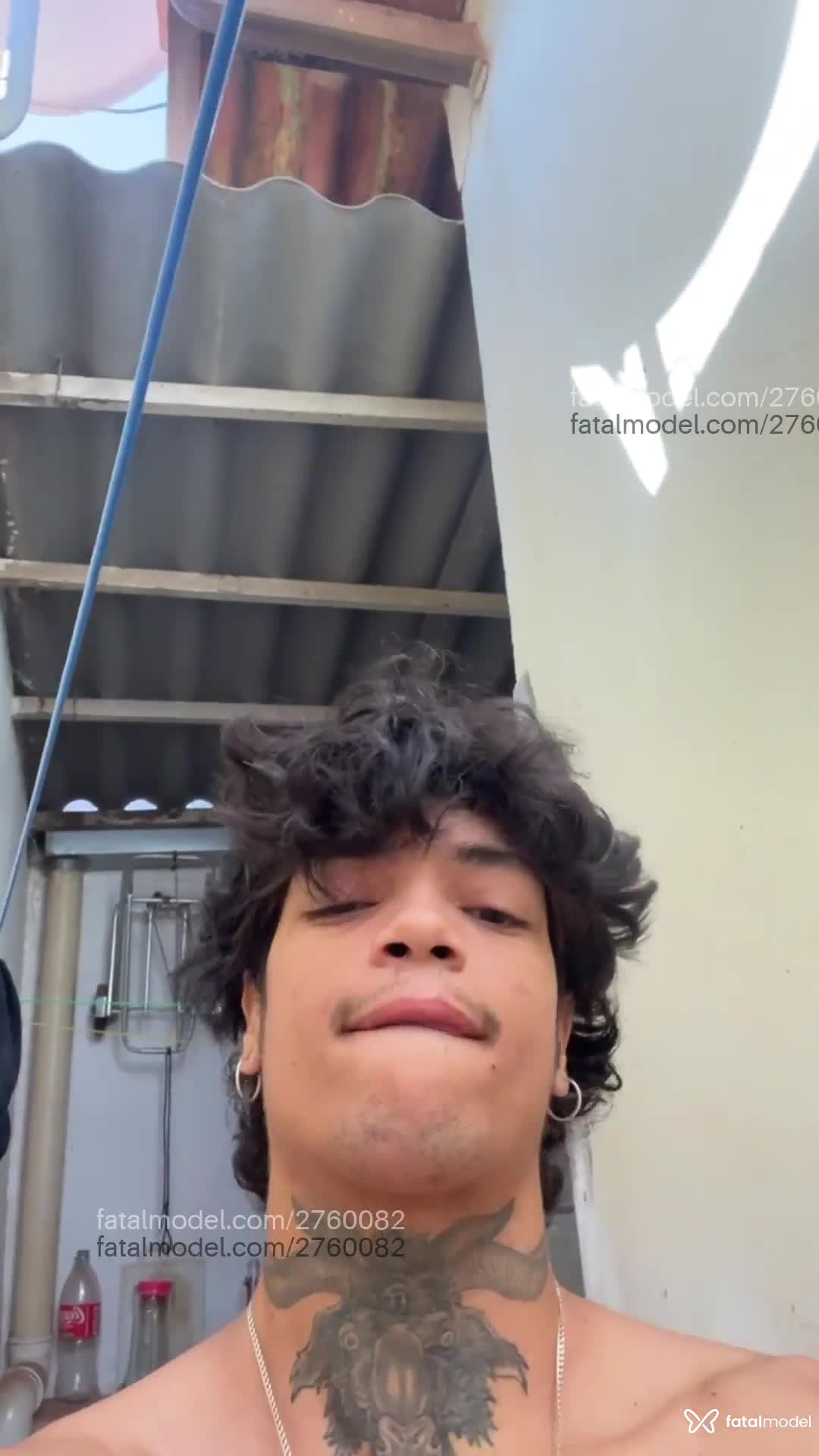 Acompanhante homem com cabelo castanho de olhos pretos - Aquelela Acompanhante homem com cabelo castanho de olhos pretos - Aquelela