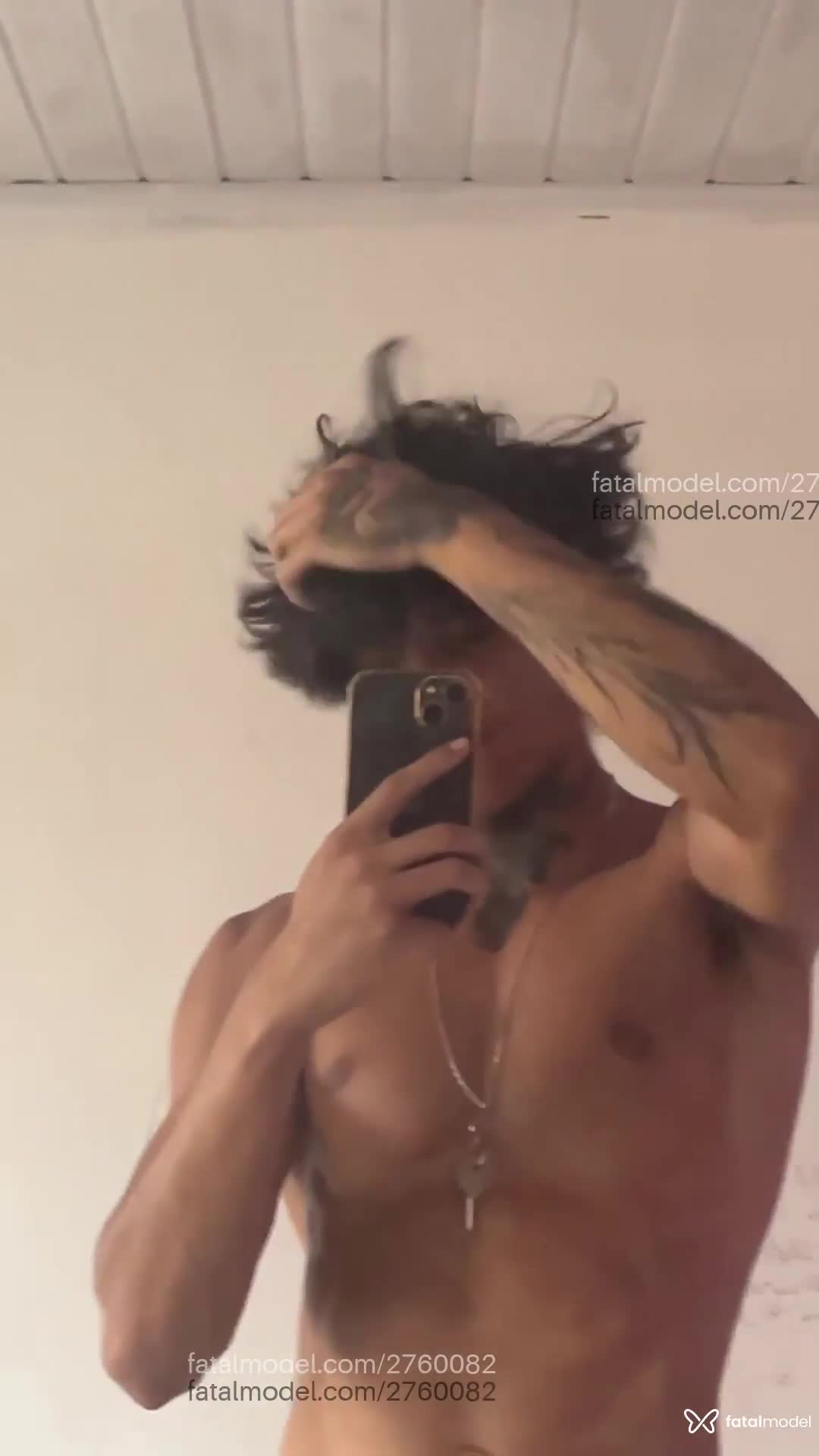 Acompanhante homem com cabelo castanho de olhos pretos - Aquelela Acompanhante homem com cabelo castanho de olhos pretos - Aquelela