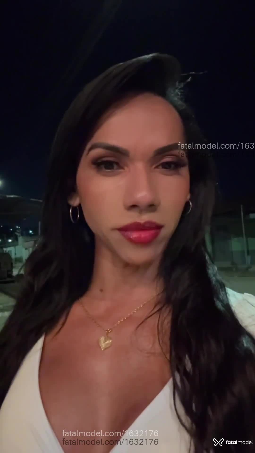 Acompanhante mulher trans com cabelo castanho de olhos castanhos em Redenção - Allexia