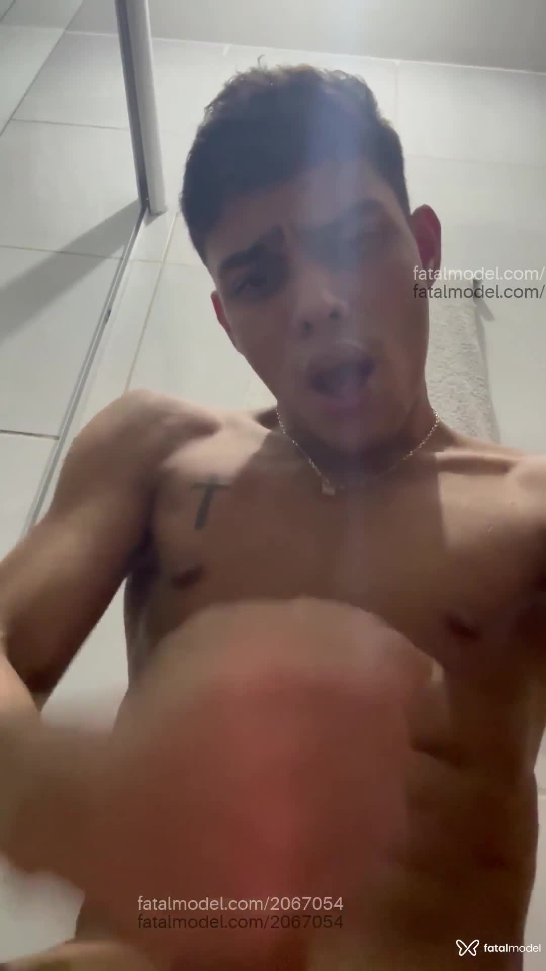 Acompanhante homem com cabelo castanho de olhos mel em João Pessoa Acompanhante homem com cabelo castanho de olhos mel em João Pessoa - Yan Muniz