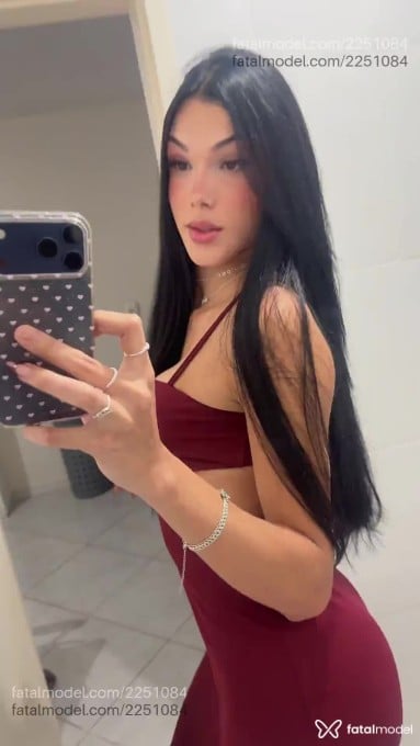 Acompanhante mulher trans com cabelo castanho de olhos castanhos em Linhares Acompanhante mulher trans com cabelo castanho de olhos castanhos em Linhares - Julia Souza