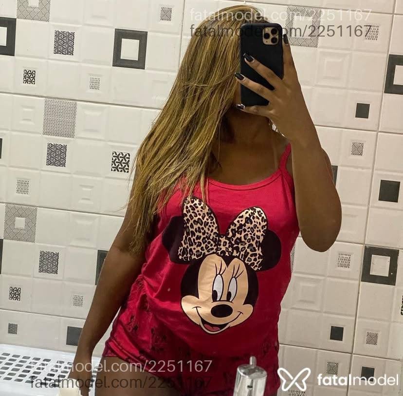 Acompanhante mulher loira (o) de olhos castanhos - Lorena