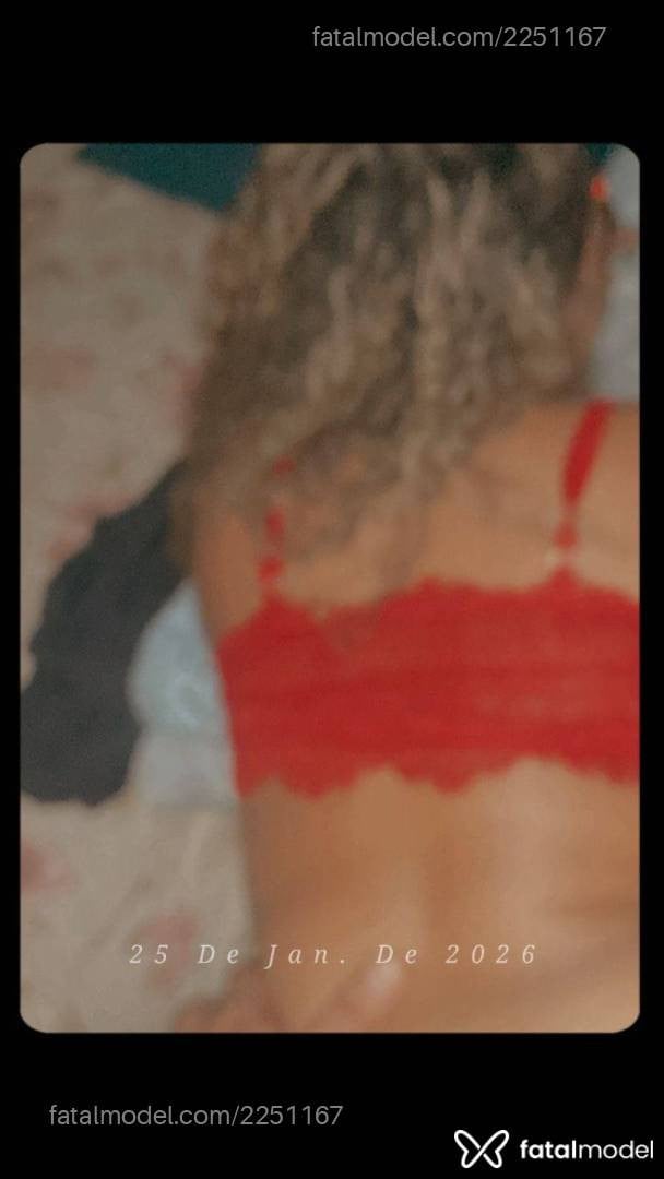 Acompanhante mulher loira (o) de olhos castanhos - Lorena