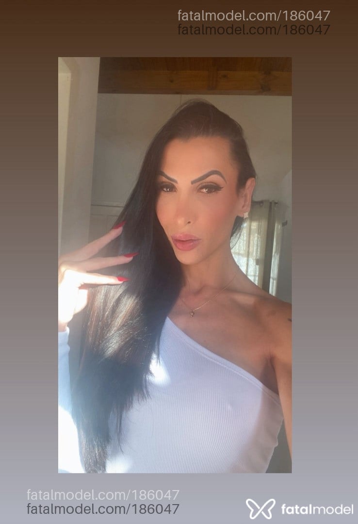 Acompanhante travesti morena (o) de olhos castanhos em Virtual - Lais Mello