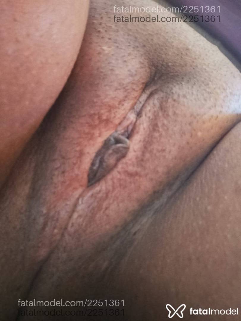 Acompanhante mulher morena (o) de olhos pretos - Priscila Britto