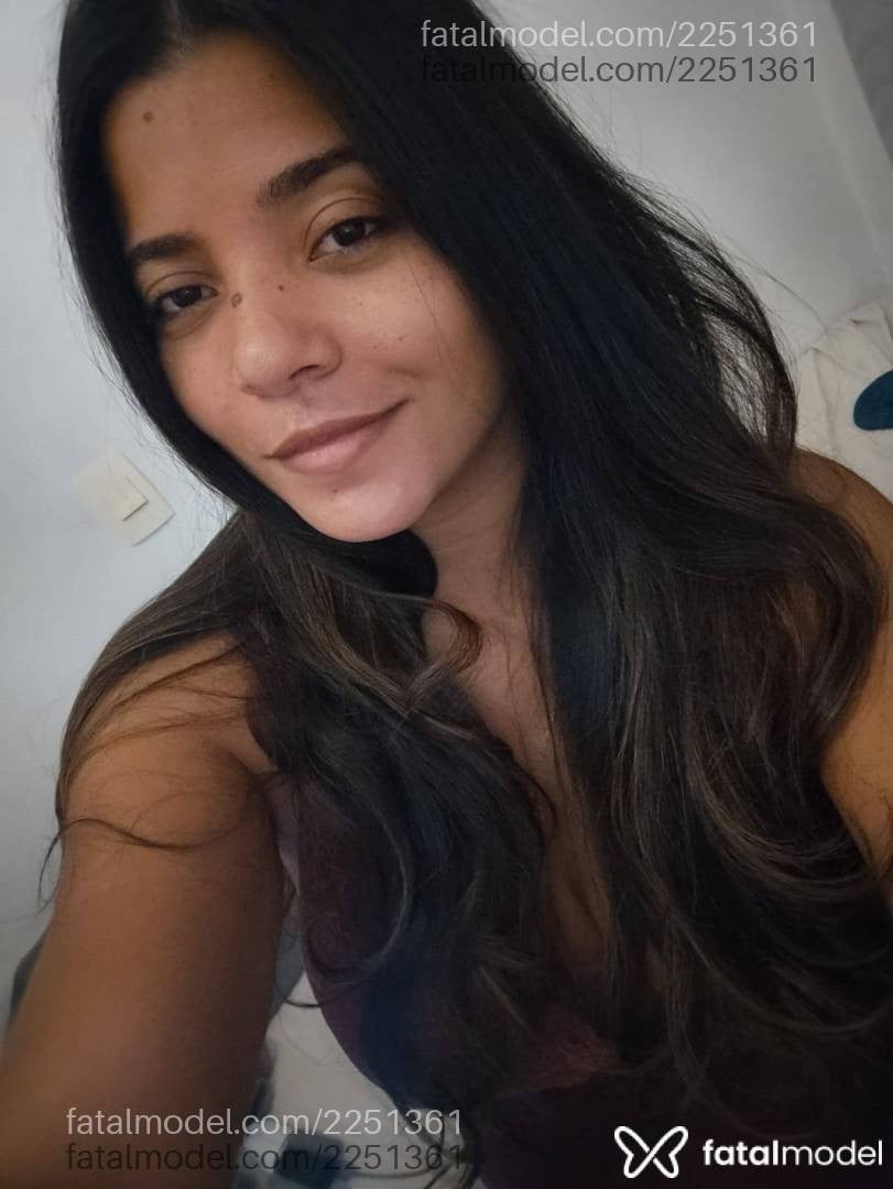 Acompanhante mulher morena (o) de olhos pretos - Priscila Britto