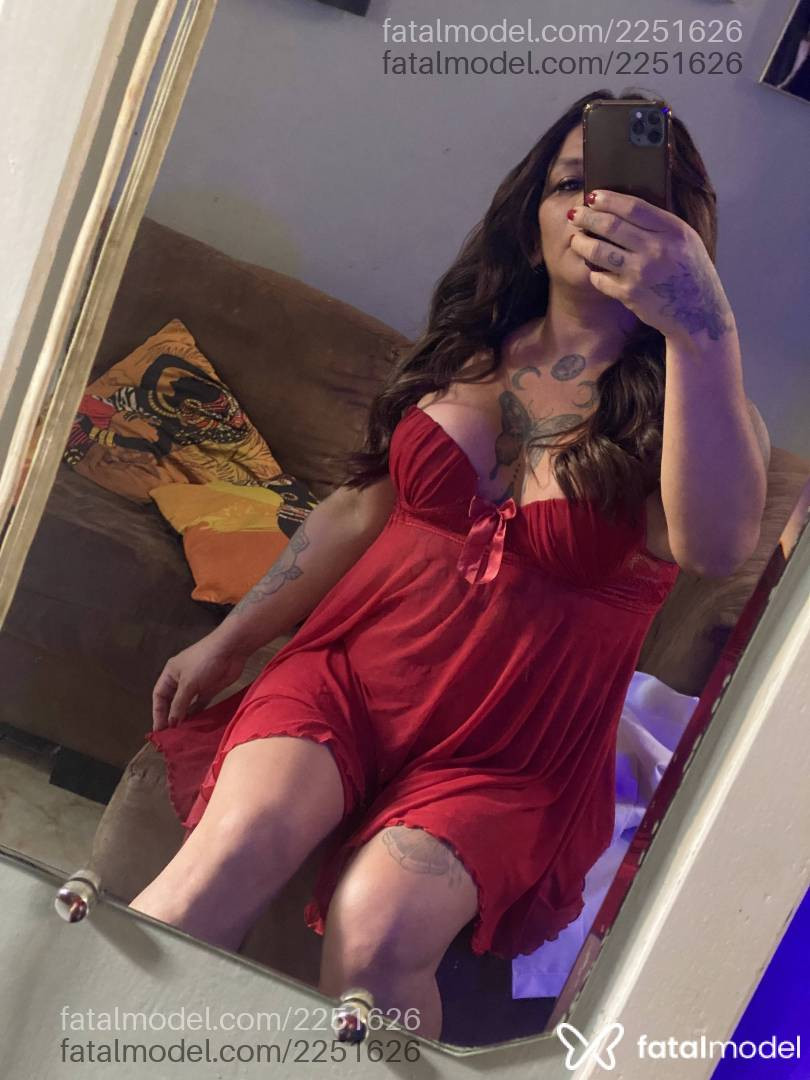 Acompanhante mulher trans com cabelo castanho de olhos castanhos - Hannah massoterpeu Acompanhante mulher trans com cabelo castanho de olhos castanhos - Hannah massoterpeu