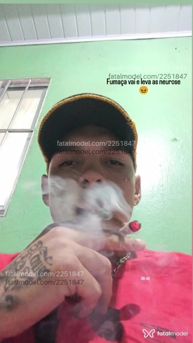 Acompanhante homem morena (o) de olhos castanhos em Maringá - Boladin