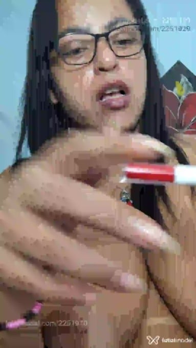 Acompanhante mulher morena (o) de olhos castanhos em Virtual - Crystal Chultz