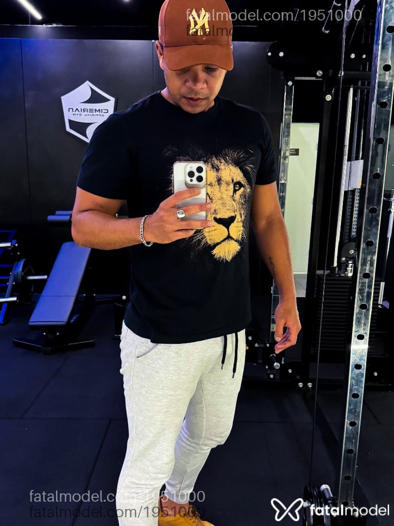 Acompanhante homem morena (o) de olhos castanhos em Barra Velha Acompanhante homem morena (o) de olhos castanhos em Barra Velha - Mikael Moraes