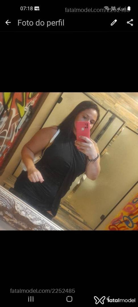 Acompanhante mulher com cabelo castanho de olhos castanhos - Rebeca Acompanhante mulher com cabelo castanho de olhos castanhos - Rebeca