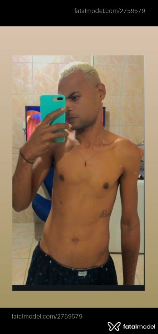 Acompanhante não-binário morena (o) de olhos castanhos em Recife - Breno Santana
