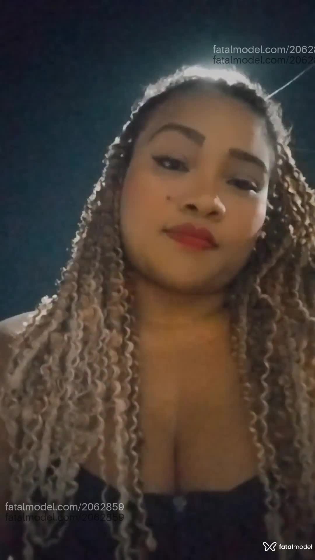 Acompanhante mulher loira (o) de olhos castanhos - Jéssica IP