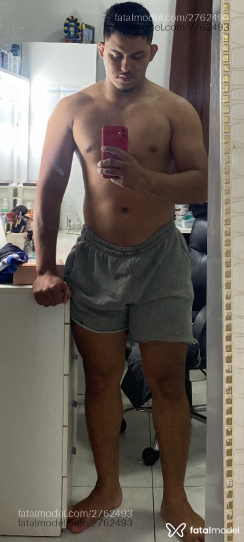 Acompanhante homem morena (o) de olhos mel em São Paulo Acompanhante homem morena (o) de olhos mel em São Paulo - Alexandre