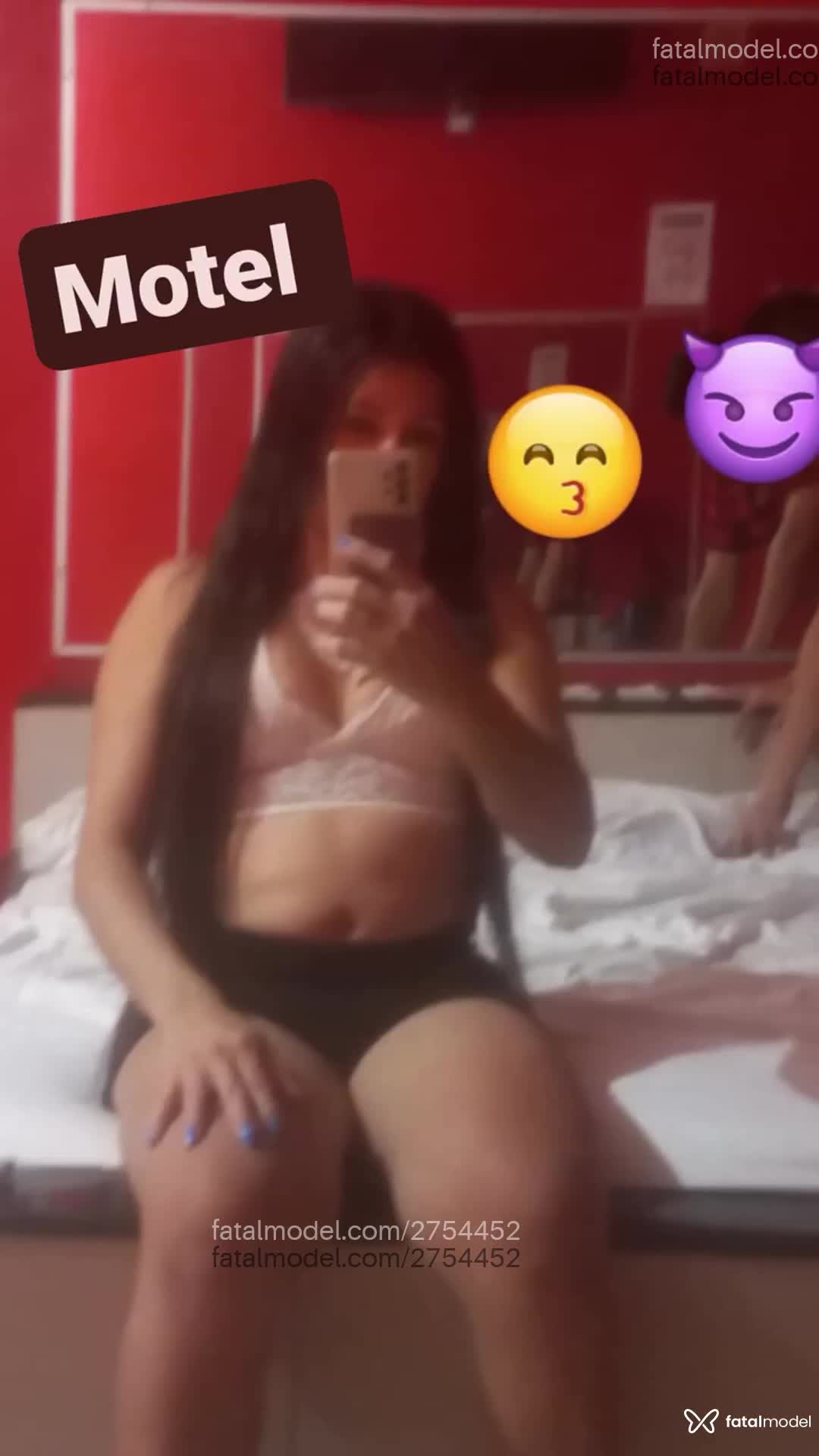 Acompanhante não-binário com cabelo castanho de olhos castanhos em Macapá - Vanessa Cristina