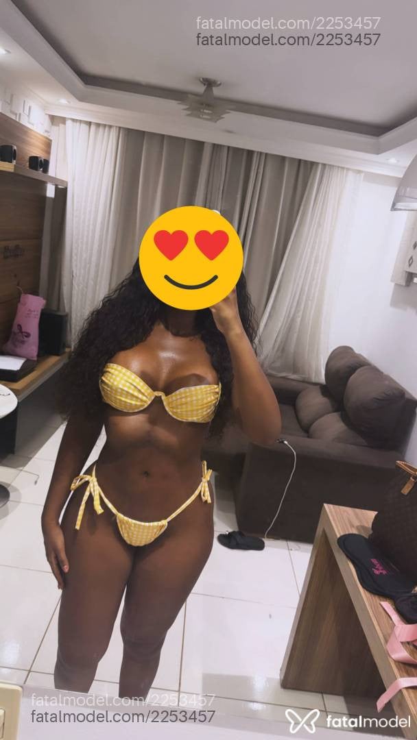 Acompanhante mulher morena (o) de olhos pretos - Stefany