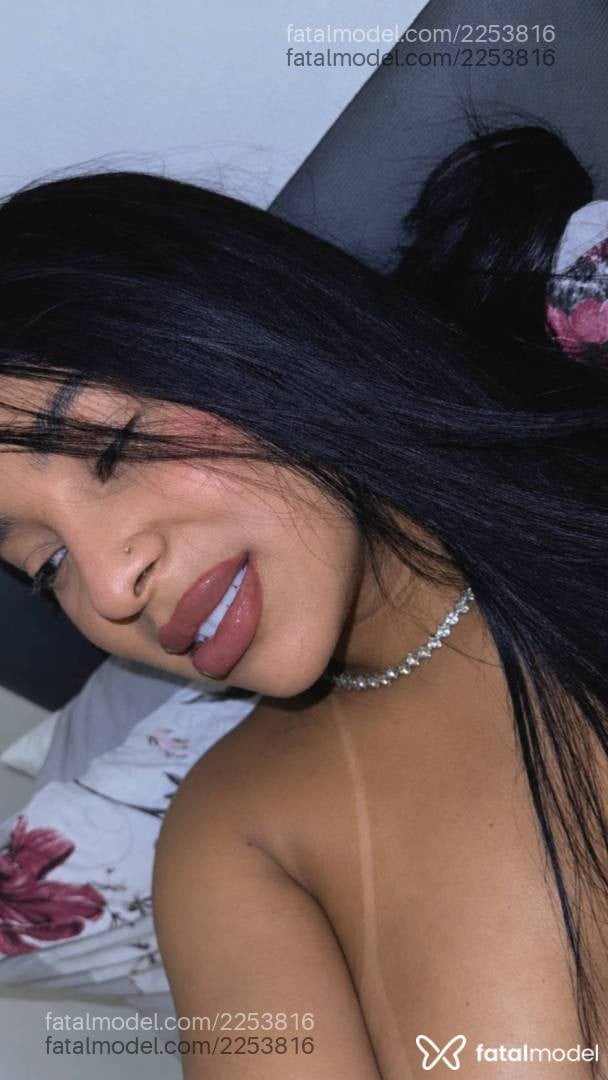 Acompanhante mulher morena (o) de olhos castanhos - Eduarda
