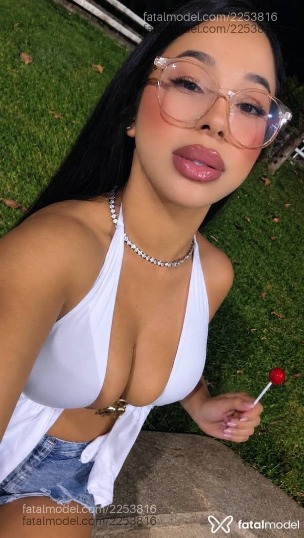 Acompanhante mulher morena (o) de olhos castanhos - Eduarda
