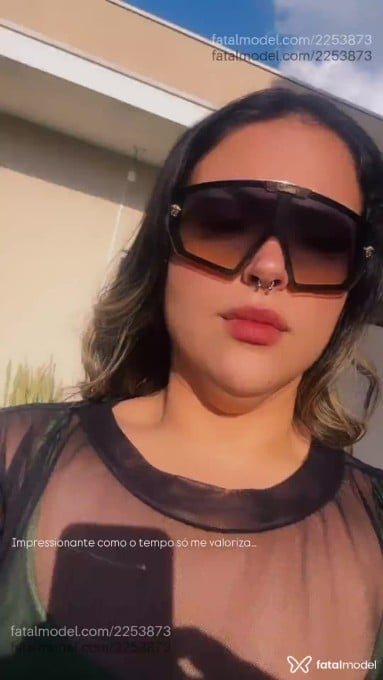 Acompanhante mulher loira (o) de olhos castanhos em Mogi Guaçu - Athena