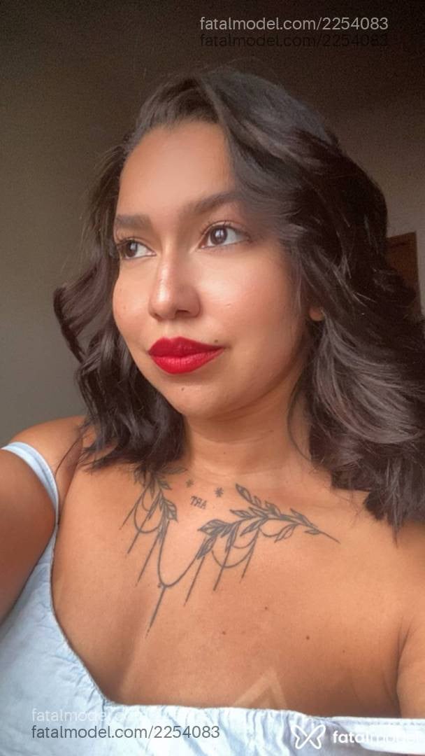 Acompanhante mulher morena (o) de olhos castanhos - Melzinhaa