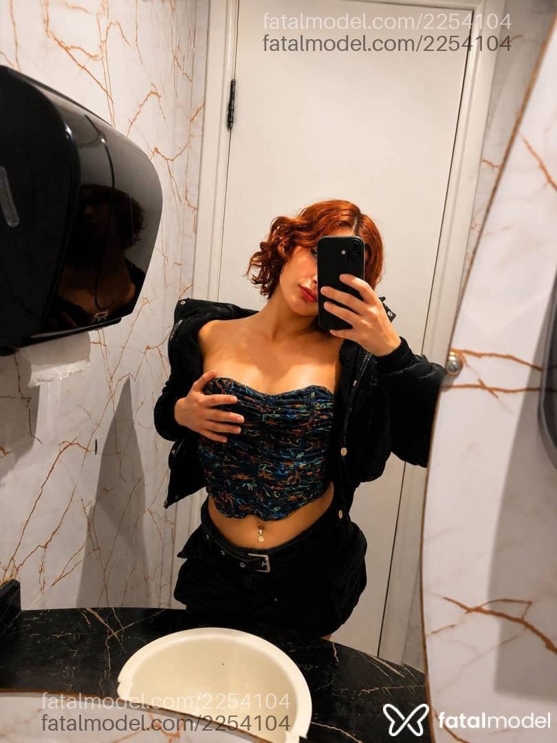 Acompanhante mulher ruiva (o) de olhos castanhos em Balneário Camboriú - Marjory