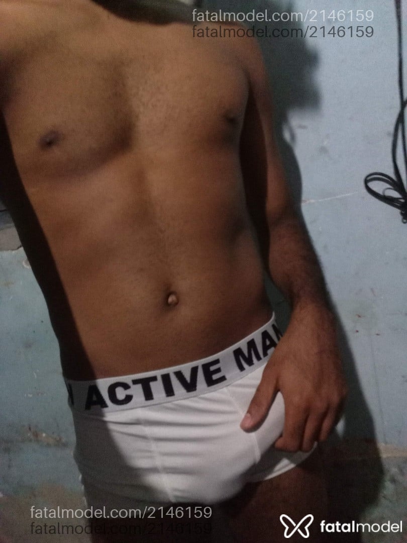 Acompanhante homem morena (o) de olhos pretos em São Paulo Acompanhante homem morena (o) de olhos pretos em São Paulo - Mrblack