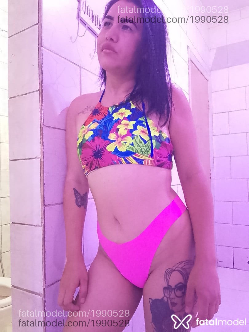 Acompanhante mulher com cabelo castanho de olhos castanhos em Belo Horizonte - Katrina