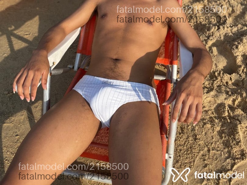Acompanhante homem morena (o) de olhos castanhos em Maringá Acompanhante homem morena (o) de olhos castanhos em Maringá - Duasrolas