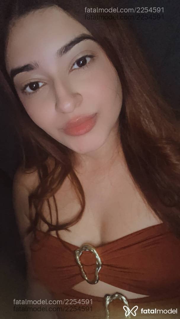 Acompanhante mulher ruiva (o) de olhos pretos - Bianka