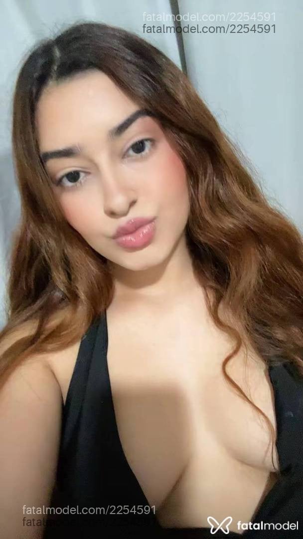 Acompanhante mulher ruiva (o) de olhos pretos - Bianka