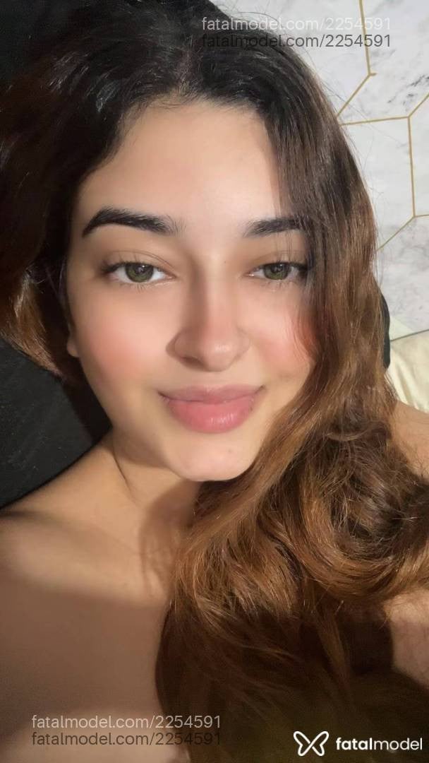 Acompanhante mulher ruiva (o) de olhos pretos - Bianka