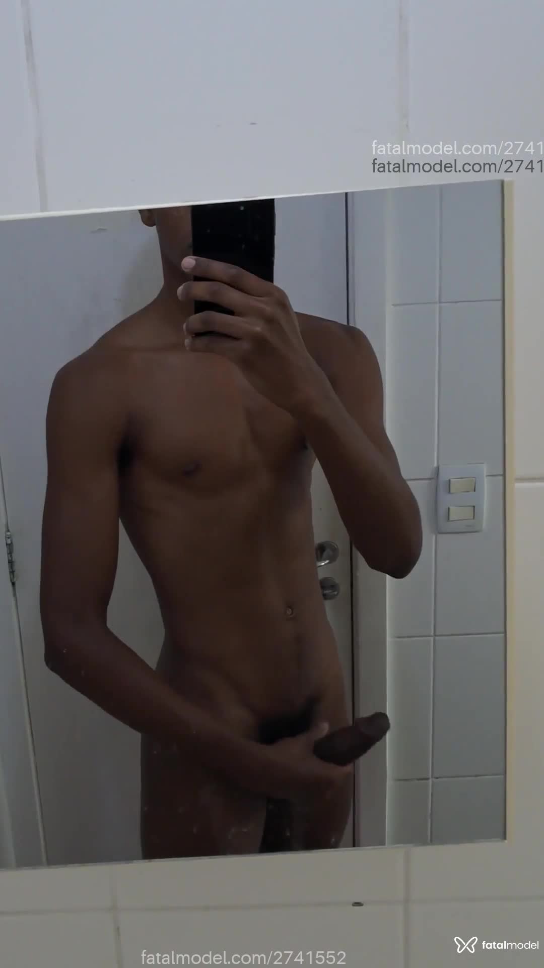 Acompanhante homem com cabelo castanho de olhos castanhos em Rio de Janeiro - Camboyrj