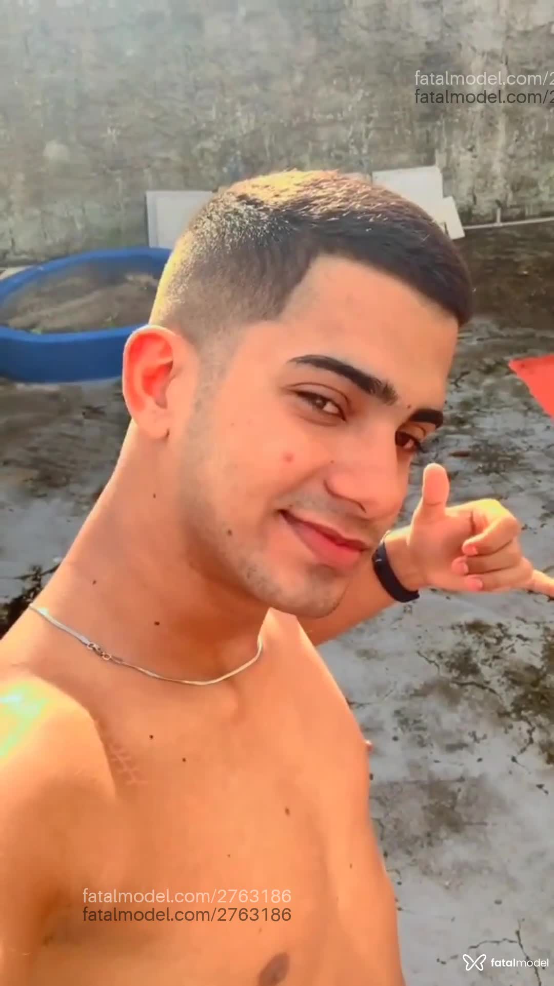 Acompanhante homem com cabelo castanho de olhos mel em Caucaia Acompanhante homem com cabelo castanho de olhos mel em Caucaia - Keevyn
