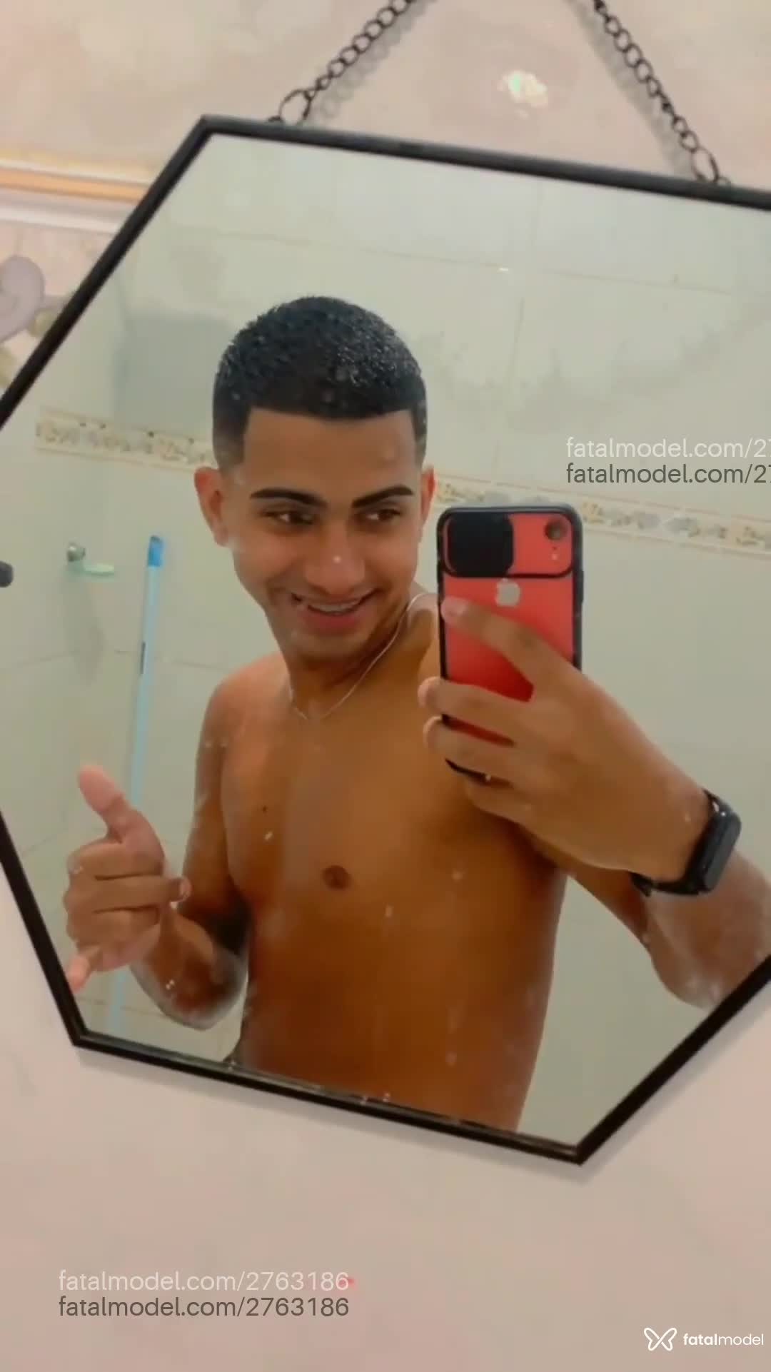 Acompanhante homem com cabelo castanho de olhos mel em Caucaia Acompanhante homem com cabelo castanho de olhos mel em Caucaia - Keevyn