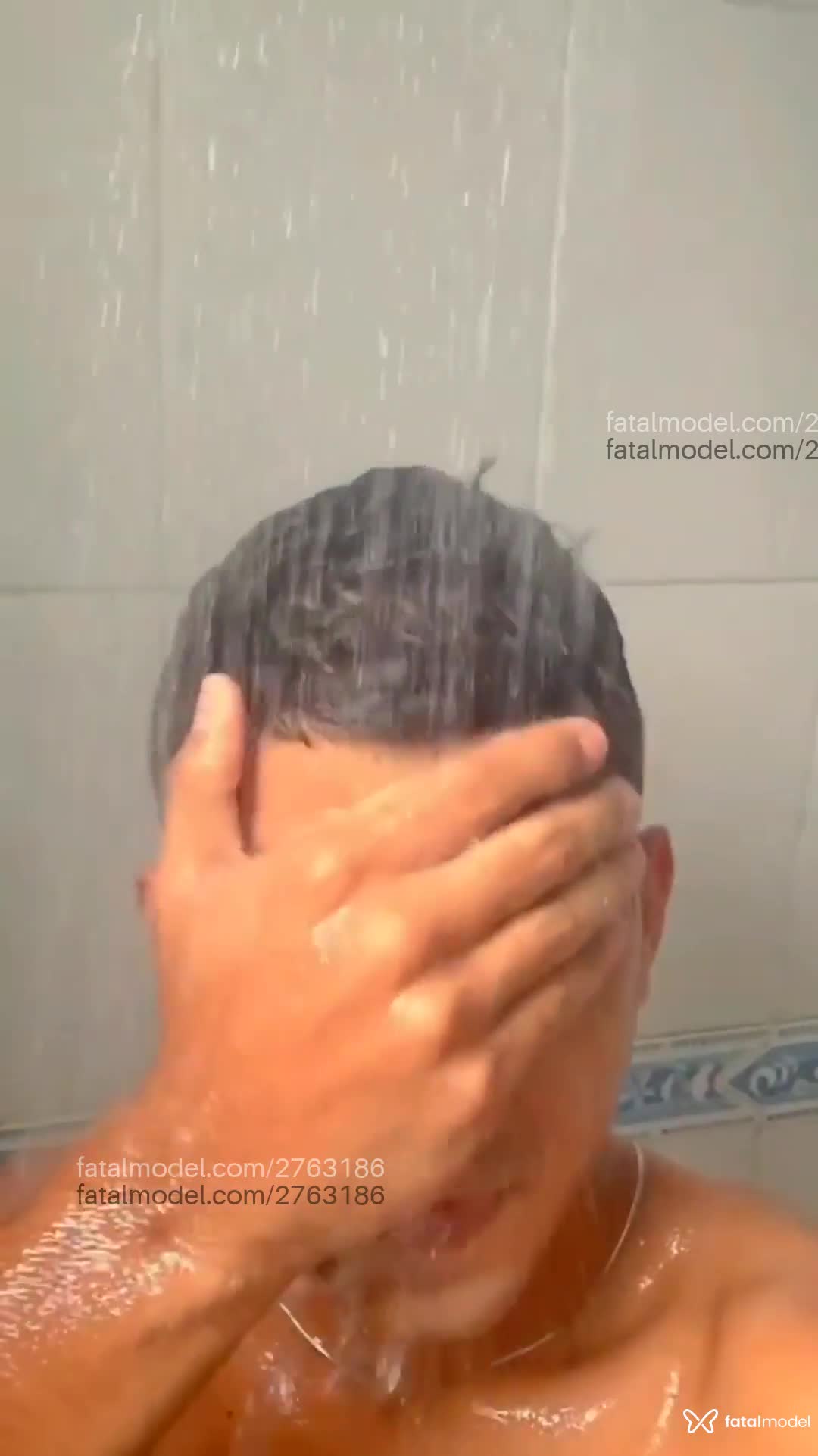 Acompanhante homem com cabelo castanho de olhos mel em Caucaia Acompanhante homem com cabelo castanho de olhos mel em Caucaia - Keevyn