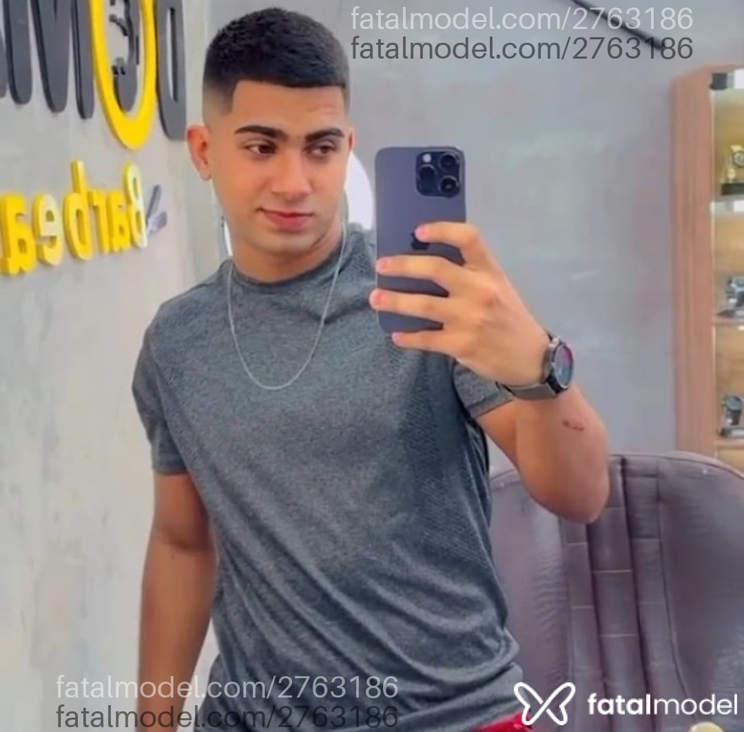 Acompanhante homem com cabelo castanho de olhos mel em Caucaia Acompanhante homem com cabelo castanho de olhos mel em Caucaia - Keevyn