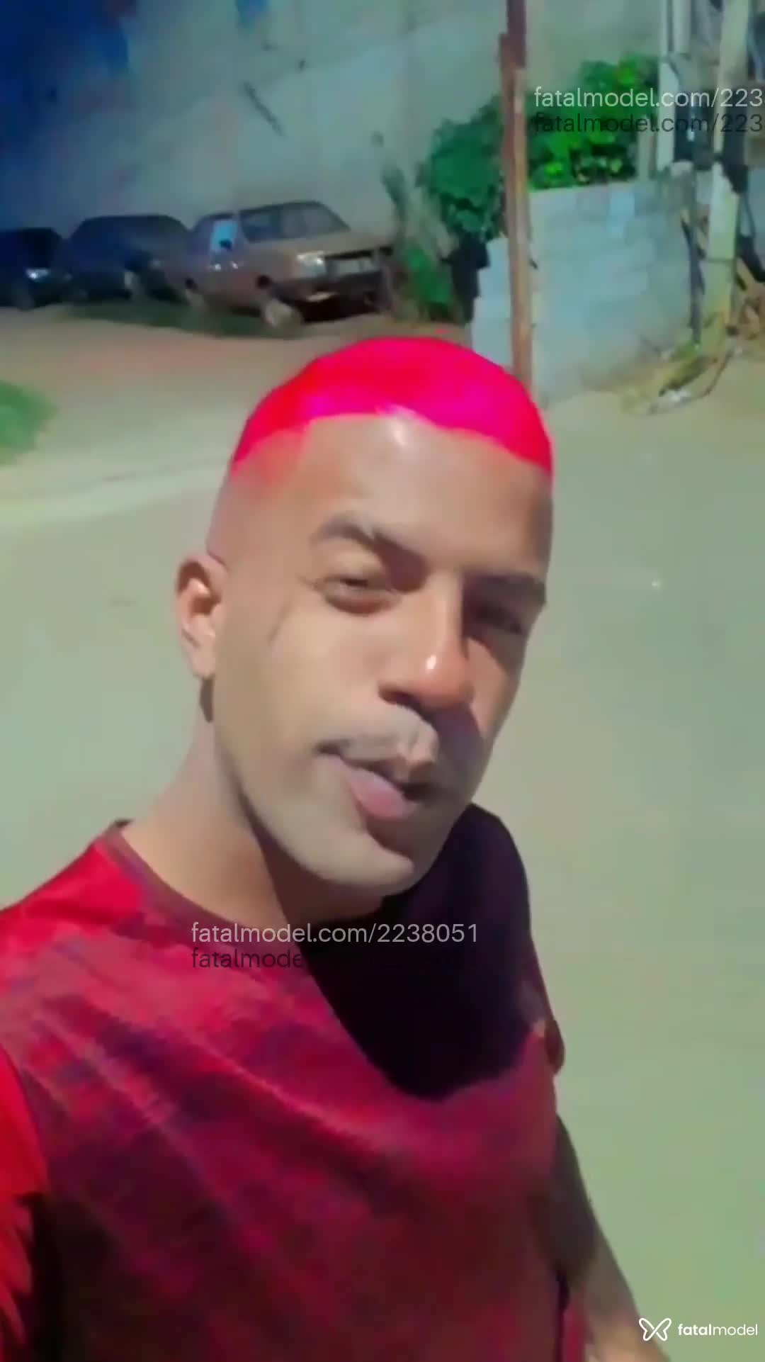 Acompanhante homem com cabelo castanho de olhos pretos - Lucas Silva Acompanhante homem com cabelo castanho de olhos pretos - Lucas Silva