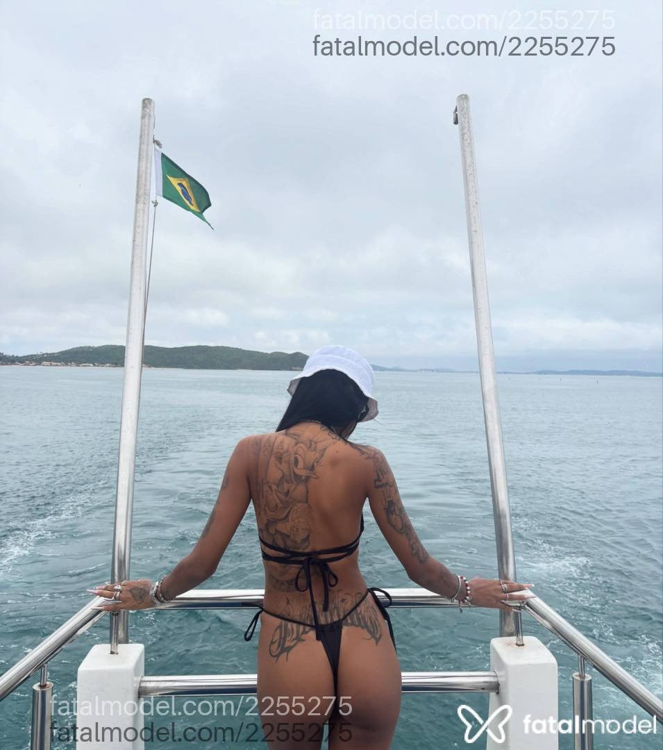 Acompanhante mulher morena (o) de olhos pretos - Rafaela