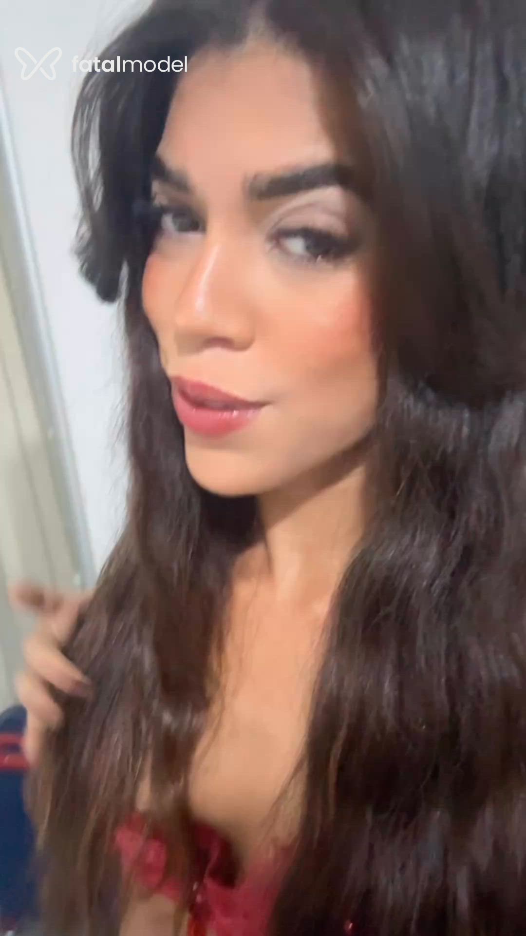 Acompanhante mulher trans com cabelo castanho de olhos castanhos - Kayle