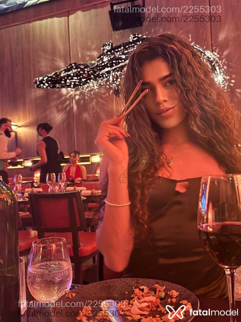 Acompanhante mulher trans com cabelo castanho de olhos castanhos em Rio de Janeiro - Kayle