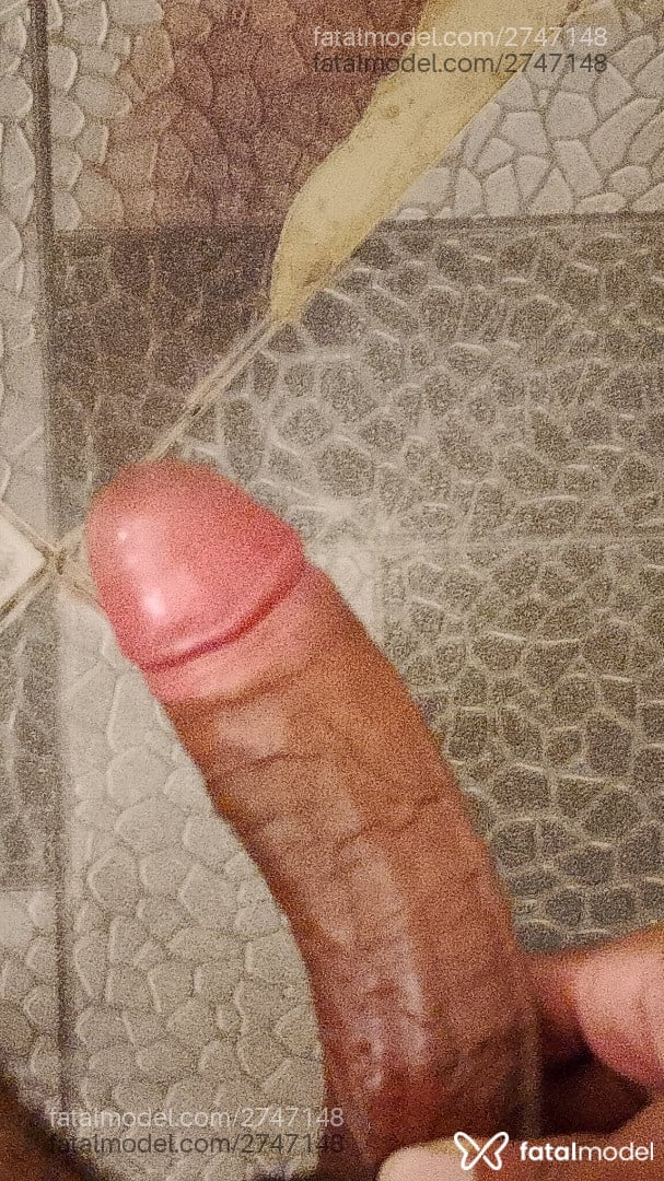 Acompanhante homem morena (o) de olhos castanhos - Markolenhador Acompanhante homem morena (o) de olhos castanhos - Markolenhador