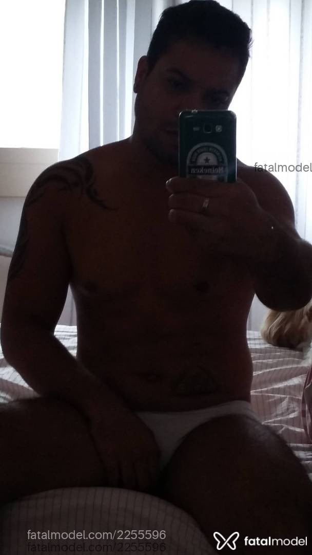Acompanhante homem com cabelo castanho de olhos pretos - Brayan Brito Acompanhante homem com cabelo castanho de olhos pretos - Brayan Brito
