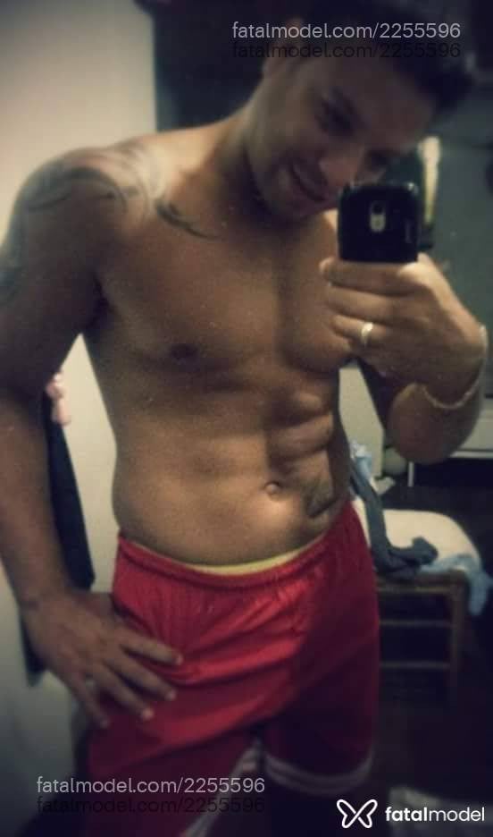 Acompanhante homem com cabelo castanho de olhos pretos - Brayan Brito Acompanhante homem com cabelo castanho de olhos pretos - Brayan Brito