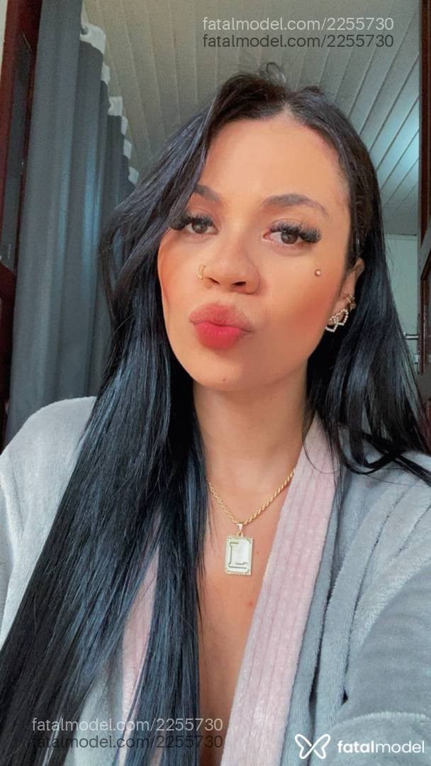 Acompanhante mulher morena (o) de olhos castanhos - Luana