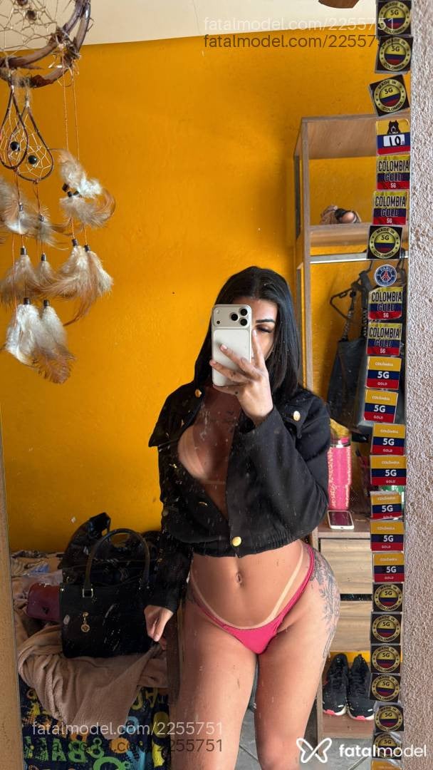 Acompanhante mulher trans morena (o) de olhos castanhos em Contagem - Niinfa